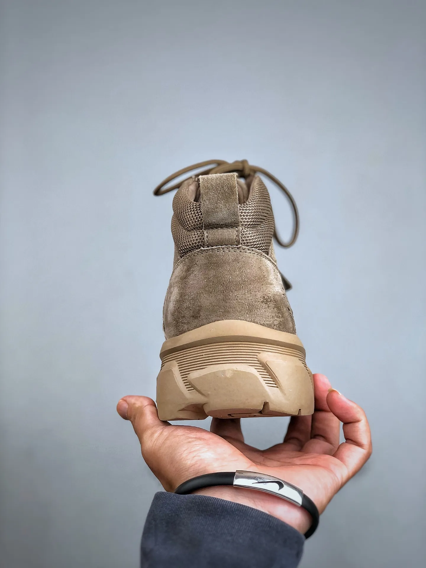 Local self-pickup 💰560 supports store release. New goods 🚀Timberland Timberland outdoor mid-top casual rhubarb boots series. Guangdong factory quality. Original box and original packaging. The fabric is made of Italian 🇮🇹 top-grade frosted fine-grained cowhide. It is paired with anti-odor and anti-corrosion genuine leather latex insoles to give you a perfect wearing experience. High-quality and durable. A must-have for sportsmen. Specially designed to handle handsomeness. High-quality and first-class foot feel. Size: 38-44 (leather shoe size)